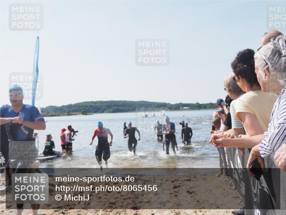 22.06.2025 - Viking Triathlon MichiJ http://msf.ph/oto/8065456 22.06.2025 10:31:12 Schwimmen 216, 236, 237, 330, 347, 352, 549 meine-sportfotos.de