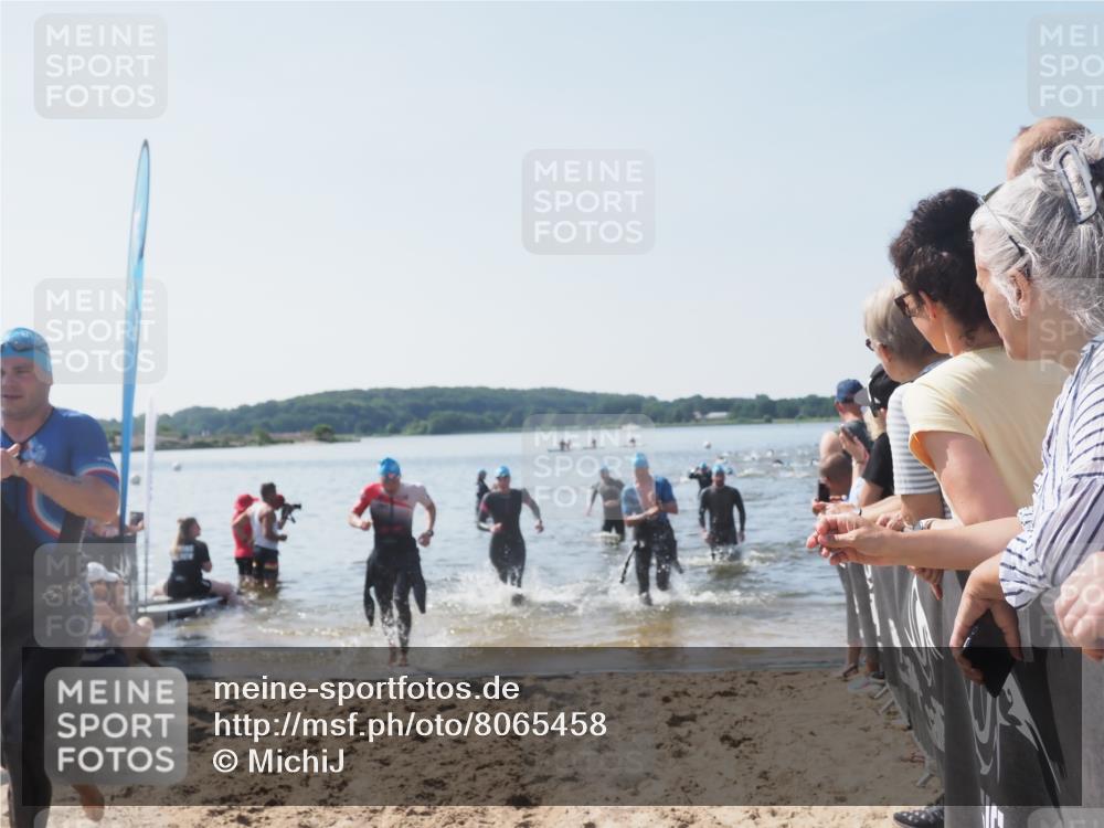 22.06.2025 - Viking Triathlon MichiJ http://msf.ph/oto/8065458 22.06.2025 10:31:12 Schwimmen 216, 236, 237, 330, 347, 352, 549 meine-sportfotos.de