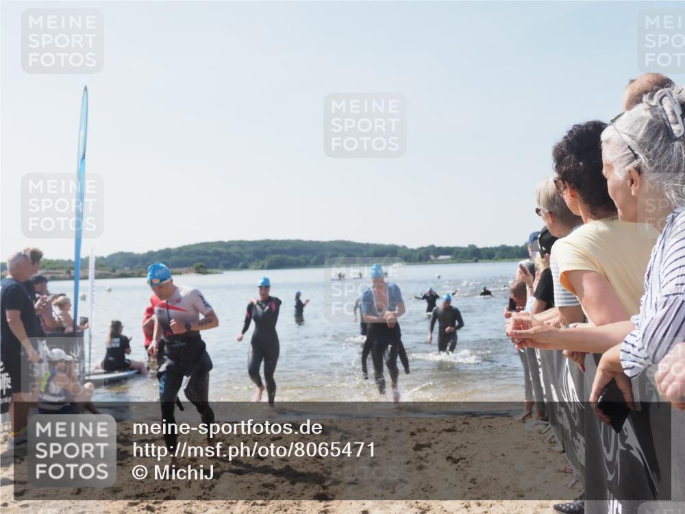 22.06.2025 - Viking Triathlon MichiJ http://msf.ph/oto/8065471 22.06.2025 10:31:14 Schwimmen 216, 236, 237, 311, 330, 352, 549 meine-sportfotos.de