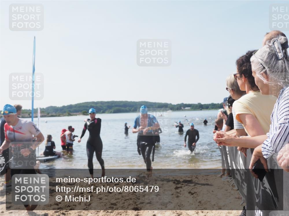 22.06.2025 - Viking Triathlon MichiJ http://msf.ph/oto/8065479 22.06.2025 10:31:15 Schwimmen 216, 236, 237, 311, 330, 352, 549 meine-sportfotos.de
