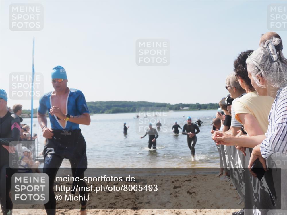 22.06.2025 - Viking Triathlon MichiJ http://msf.ph/oto/8065493 22.06.2025 10:31:16 Schwimmen 8, 216, 236, 237, 311, 330, 549 meine-sportfotos.de