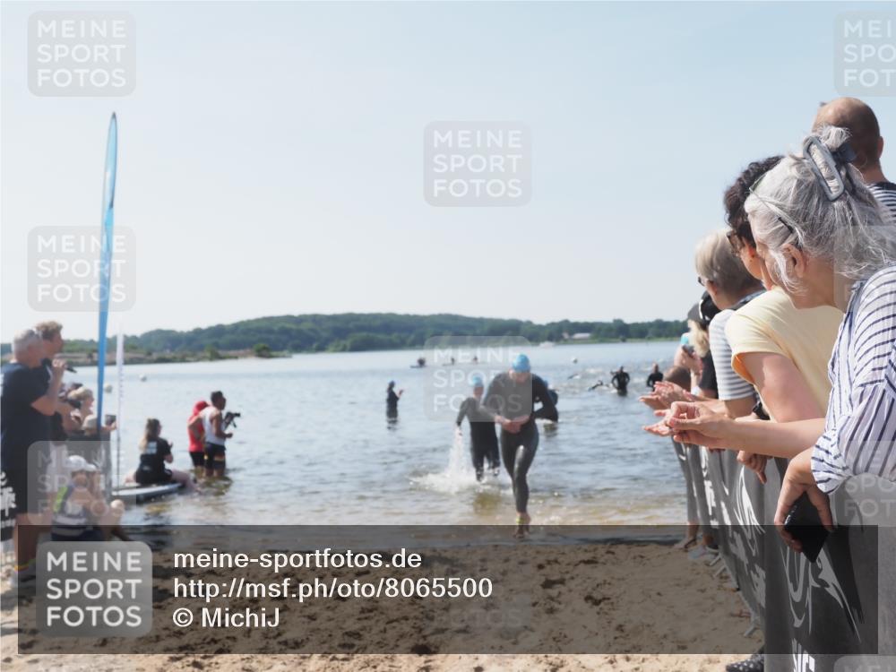22.06.2025 - Viking Triathlon MichiJ http://msf.ph/oto/8065500 22.06.2025 10:31:18 Schwimmen 8, 216, 236, 311, 330 meine-sportfotos.de