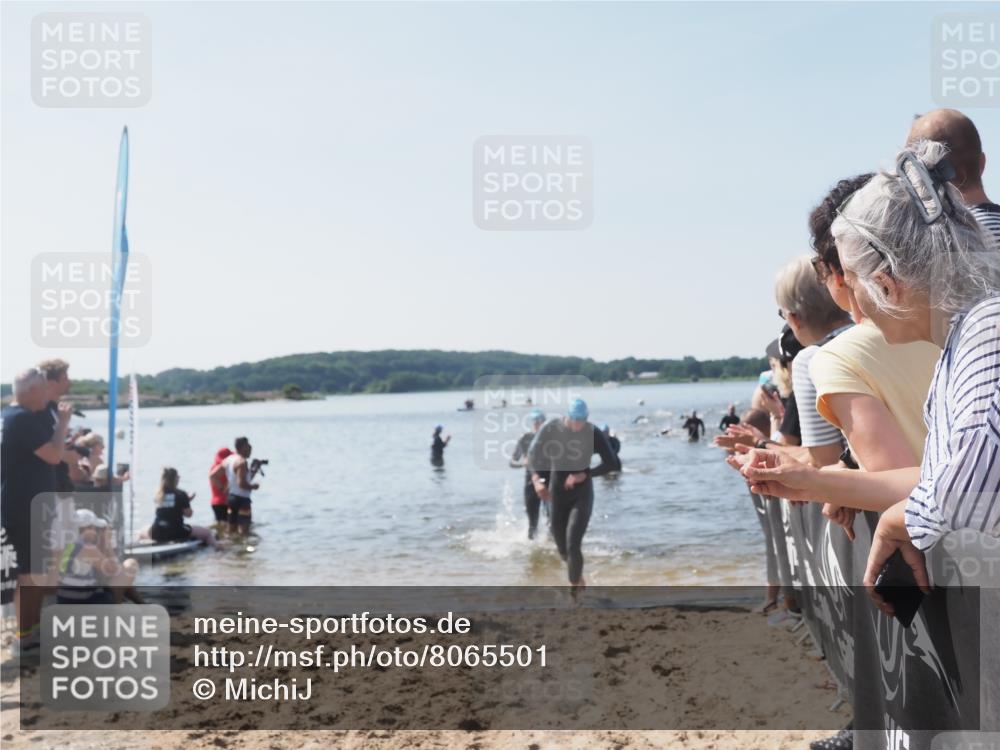 22.06.2025 - Viking Triathlon MichiJ http://msf.ph/oto/8065501 22.06.2025 10:31:18 Schwimmen 8, 216, 236, 311, 330 meine-sportfotos.de