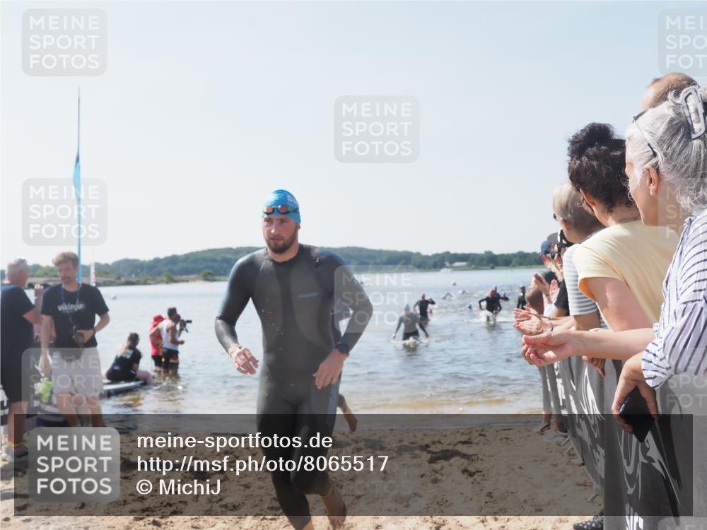 22.06.2025 - Viking Triathlon MichiJ http://msf.ph/oto/8065517 22.06.2025 10:31:21 Schwimmen 3, 8, 216, 236, 311, 330, 469 meine-sportfotos.de
