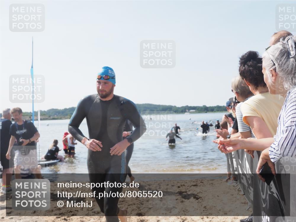 22.06.2025 - Viking Triathlon MichiJ http://msf.ph/oto/8065520 22.06.2025 10:31:21 Schwimmen 3, 8, 216, 236, 311, 330, 469 meine-sportfotos.de