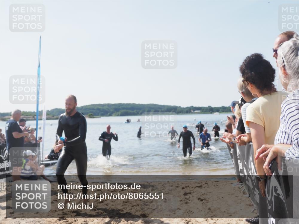 22.06.2025 - Viking Triathlon MichiJ http://msf.ph/oto/8065551 22.06.2025 10:31:33 Schwimmen 3, 8, 98, 137, 158, 189, 311, 340, 350, 469, 613, 648 meine-sportfotos.de
