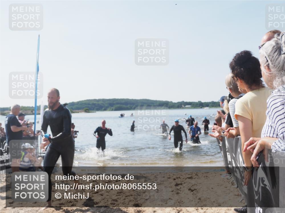 22.06.2025 - Viking Triathlon MichiJ http://msf.ph/oto/8065553 22.06.2025 10:31:33 Schwimmen 3, 8, 98, 137, 158, 189, 311, 340, 350, 469, 613, 648 meine-sportfotos.de
