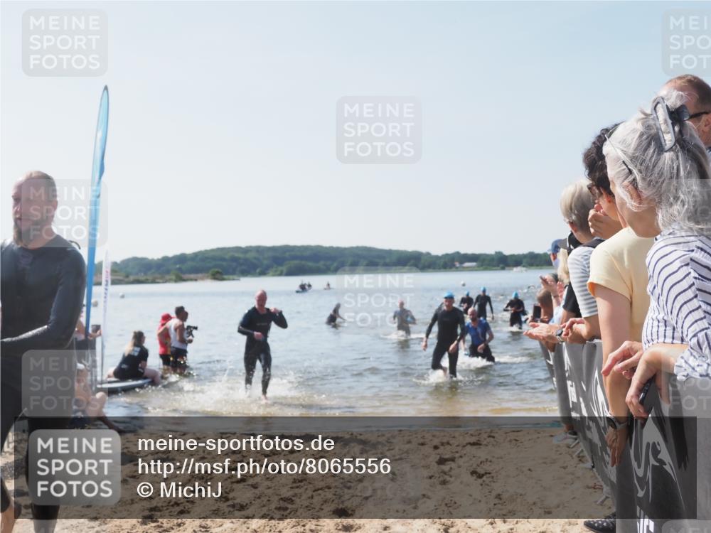 22.06.2025 - Viking Triathlon MichiJ http://msf.ph/oto/8065556 22.06.2025 10:31:33 Schwimmen 3, 8, 98, 137, 158, 189, 311, 340, 350, 469, 613, 648 meine-sportfotos.de