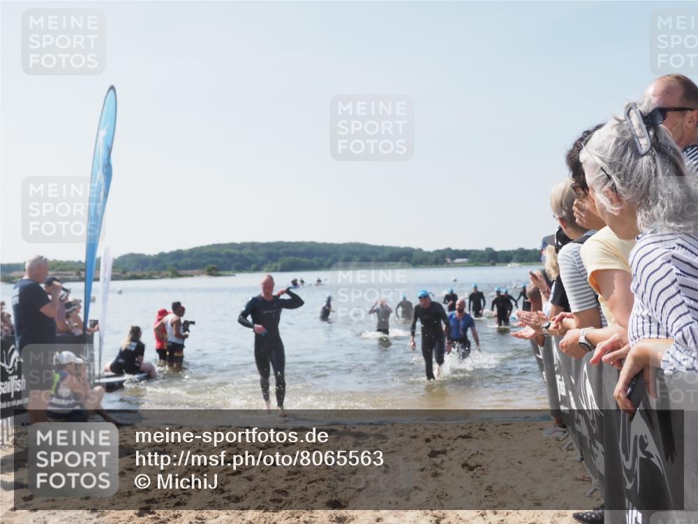 22.06.2025 - Viking Triathlon MichiJ http://msf.ph/oto/8065563 22.06.2025 10:31:34 Schwimmen 3, 8, 98, 137, 158, 189, 311, 340, 350, 469, 613, 648 meine-sportfotos.de