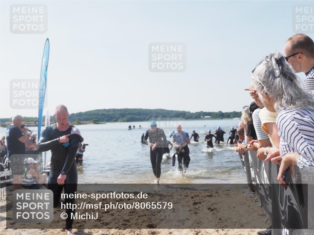 22.06.2025 - Viking Triathlon MichiJ http://msf.ph/oto/8065579 22.06.2025 10:31:36 Schwimmen 3, 8, 98, 99, 137, 158, 189, 224, 340, 350, 469, 613, 648 meine-sportfotos.de