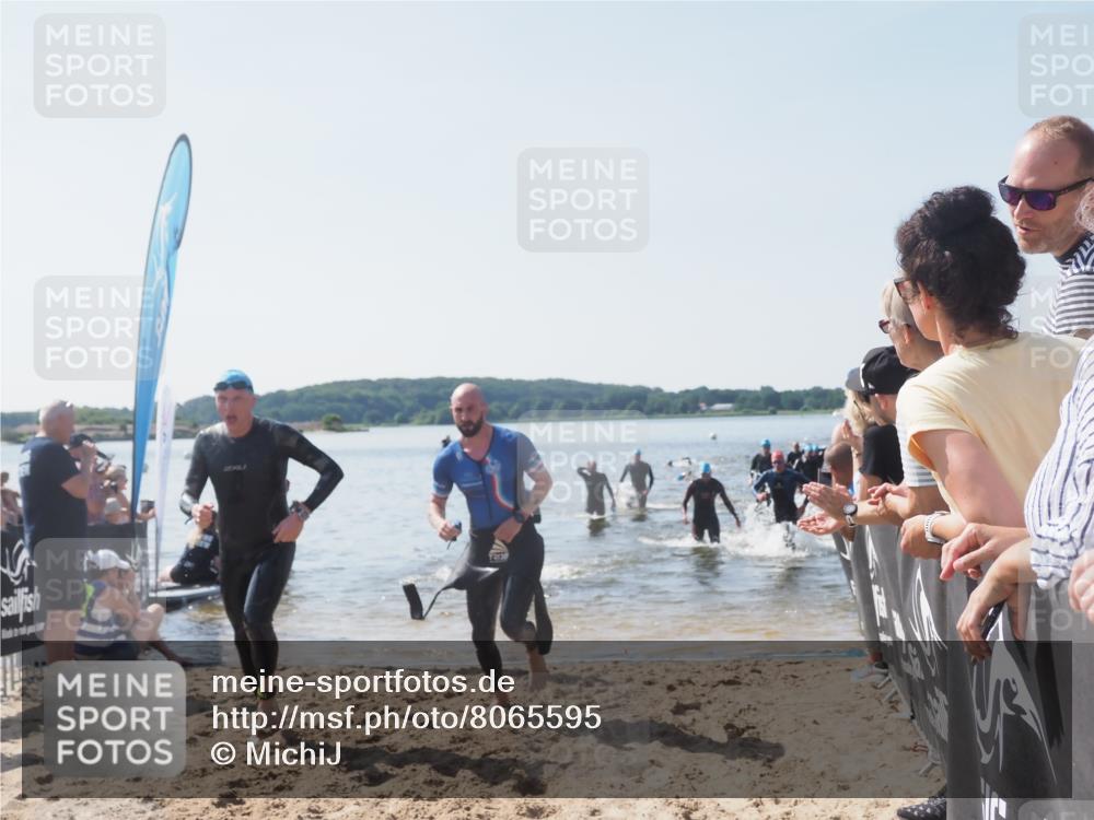 22.06.2025 - Viking Triathlon MichiJ http://msf.ph/oto/8065595 22.06.2025 10:31:39 Schwimmen 3, 98, 99, 124, 125, 137, 158, 189, 224, 340, 350, 469, 555, 613, 648 meine-sportfotos.de