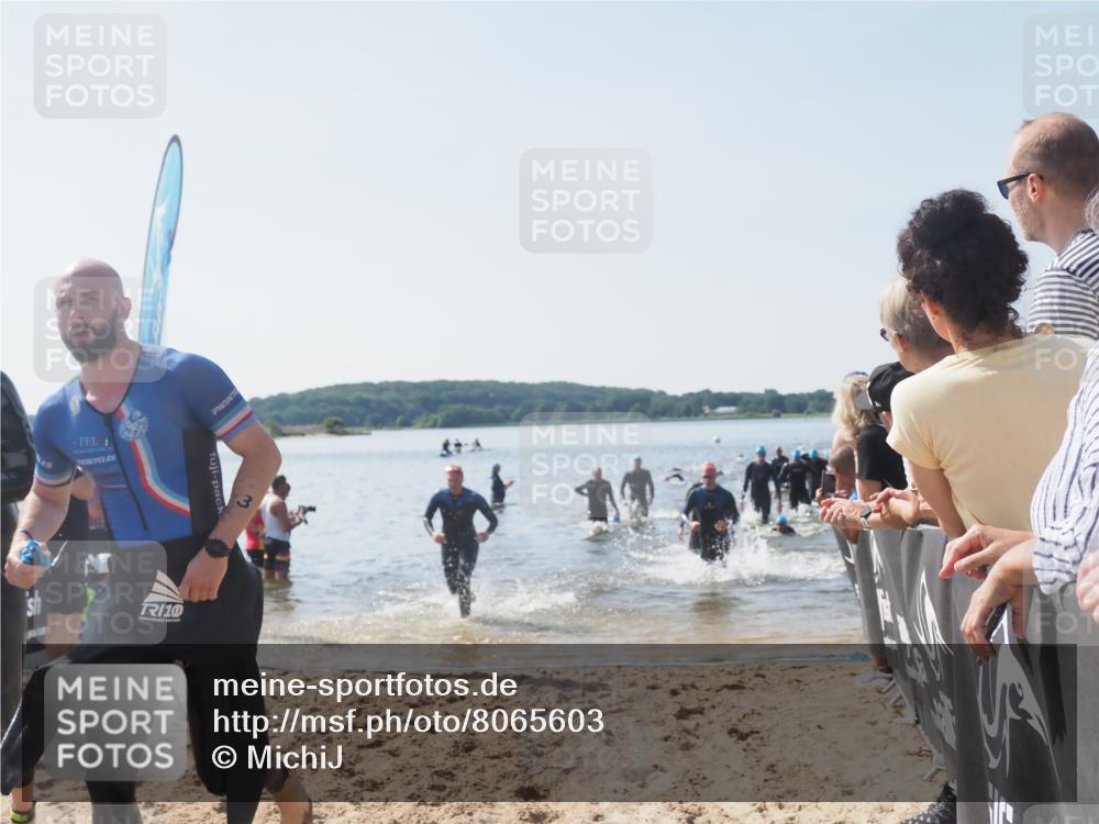 22.06.2025 - Viking Triathlon MichiJ http://msf.ph/oto/8065603 22.06.2025 10:31:40 Schwimmen 3, 98, 99, 124, 125, 137, 158, 189, 224, 340, 350, 469, 555, 613, 648 meine-sportfotos.de