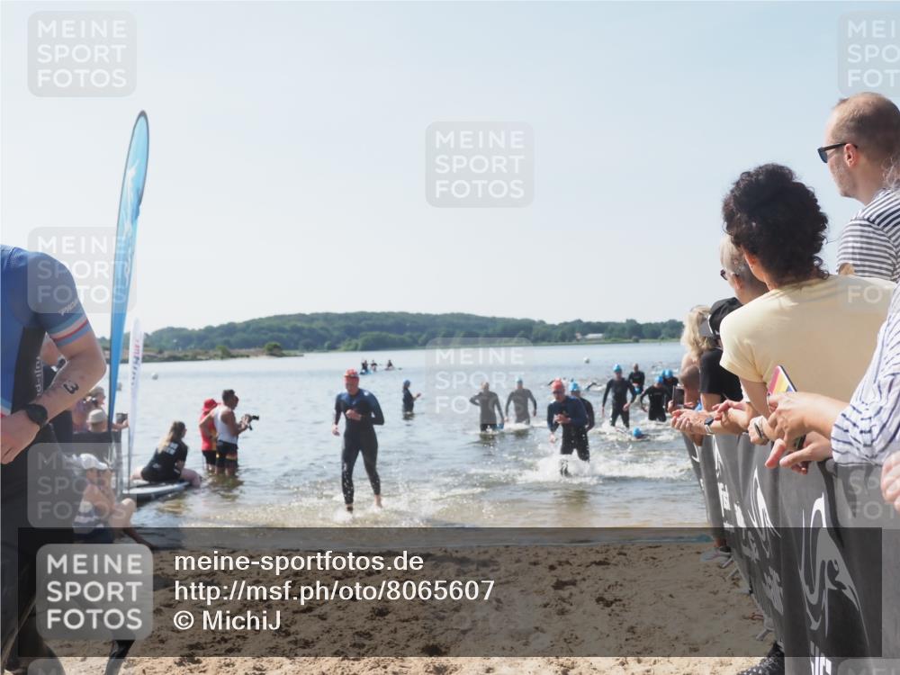22.06.2025 - Viking Triathlon MichiJ http://msf.ph/oto/8065607 22.06.2025 10:31:40 Schwimmen 3, 98, 99, 124, 125, 137, 158, 189, 224, 340, 350, 469, 555, 613, 648 meine-sportfotos.de