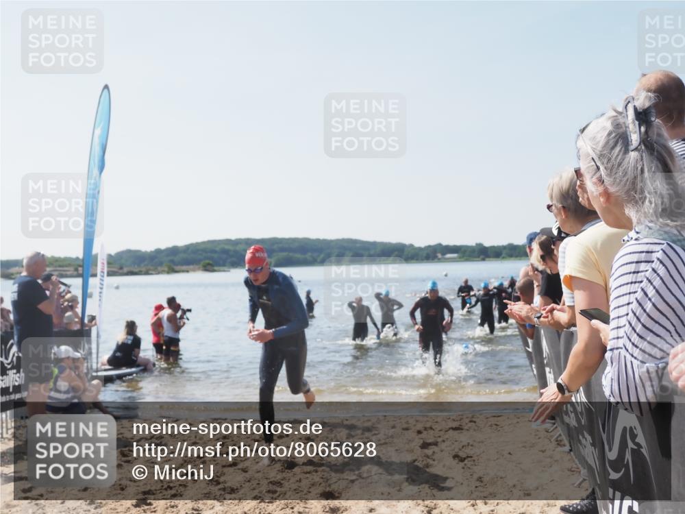 22.06.2025 - Viking Triathlon MichiJ http://msf.ph/oto/8065628 22.06.2025 10:31:43 Schwimmen 98, 99, 124, 125, 137, 158, 189, 224, 340, 350, 507, 555, 613, 648, 658 meine-sportfotos.de