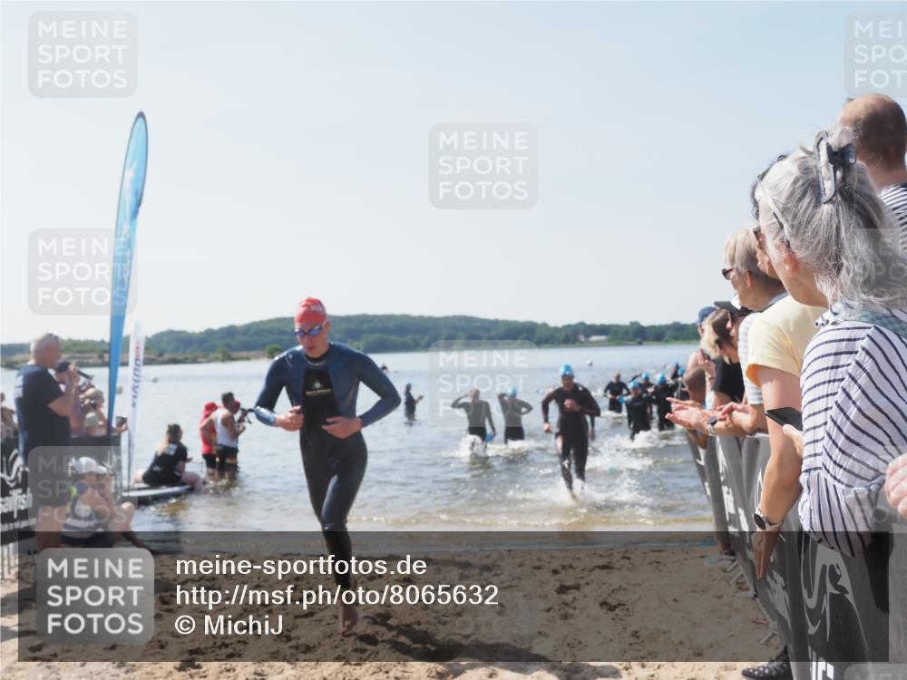 22.06.2025 - Viking Triathlon MichiJ http://msf.ph/oto/8065632 22.06.2025 10:31:43 Schwimmen 98, 99, 124, 125, 137, 158, 189, 224, 340, 350, 507, 555, 613, 648, 658 meine-sportfotos.de