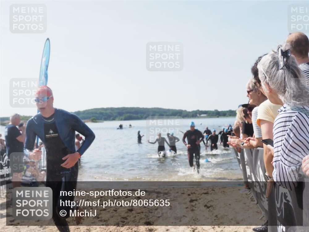 22.06.2025 - Viking Triathlon MichiJ http://msf.ph/oto/8065635 22.06.2025 10:31:44 Schwimmen 87, 98, 99, 124, 125, 137, 158, 189, 224, 340, 350, 435, 507, 555, 613, 648, 658 meine-sportfotos.de