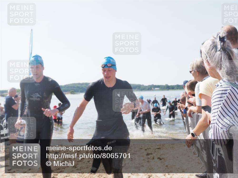 22.06.2025 - Viking Triathlon MichiJ http://msf.ph/oto/8065701 22.06.2025 10:31:53 Schwimmen 63, 87, 99, 124, 125, 189, 224, 350, 435, 449, 507, 555, 658 meine-sportfotos.de