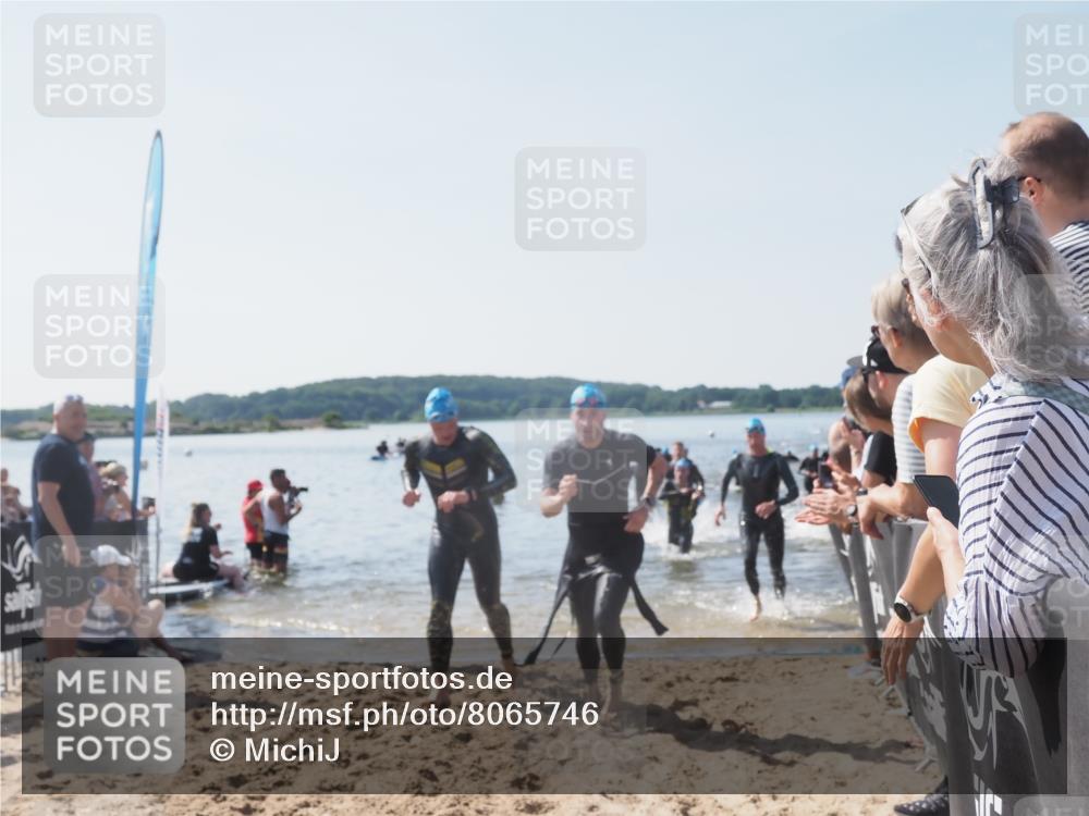 22.06.2025 - Viking Triathlon MichiJ http://msf.ph/oto/8065746 22.06.2025 10:31:58 Schwimmen 63, 87, 124, 125, 193, 226, 271, 435, 449, 464, 488, 507, 555, 658 meine-sportfotos.de