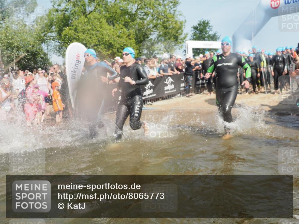 22.06.2025 - Viking Triathlon KatJ http://msf.ph/oto/8065773 22.06.2025 10:06:19 Schwimmen 18, 24, 39, 41, 60, 84, 110, 117, 153, 191, 266, 298, 325, 385, 440, 446, 487, 535 meine-sportfotos.de