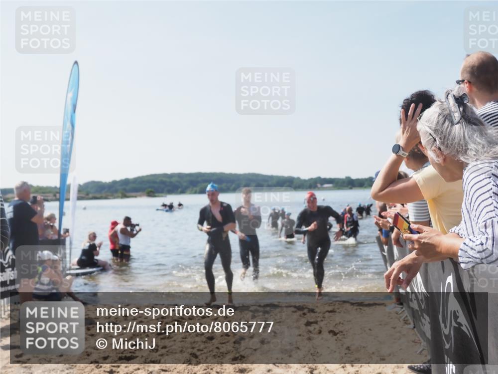 22.06.2025 - Viking Triathlon MichiJ http://msf.ph/oto/8065777 22.06.2025 10:32:02 Schwimmen 63, 87, 193, 207, 226, 271, 435, 449, 464, 488, 507, 658 meine-sportfotos.de