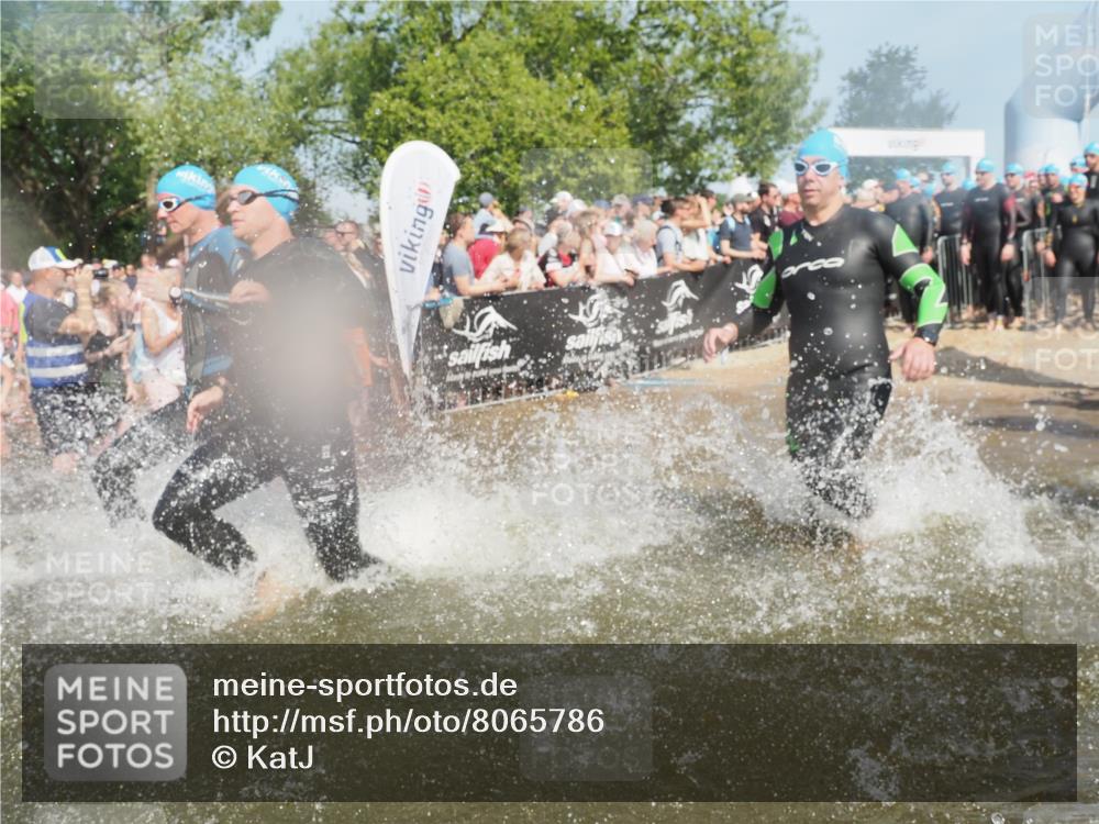 22.06.2025 - Viking Triathlon KatJ http://msf.ph/oto/8065786 22.06.2025 10:06:20 Schwimmen 18, 24, 36, 39, 60, 84, 110, 117, 153, 191, 192, 298, 385, 440, 487, 535 meine-sportfotos.de