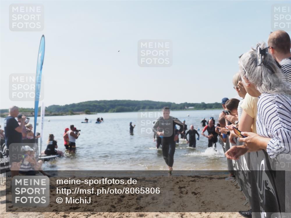 22.06.2025 - Viking Triathlon MichiJ http://msf.ph/oto/8065806 22.06.2025 10:32:07 Schwimmen 63, 193, 207, 214, 226, 271, 449, 464, 488 meine-sportfotos.de
