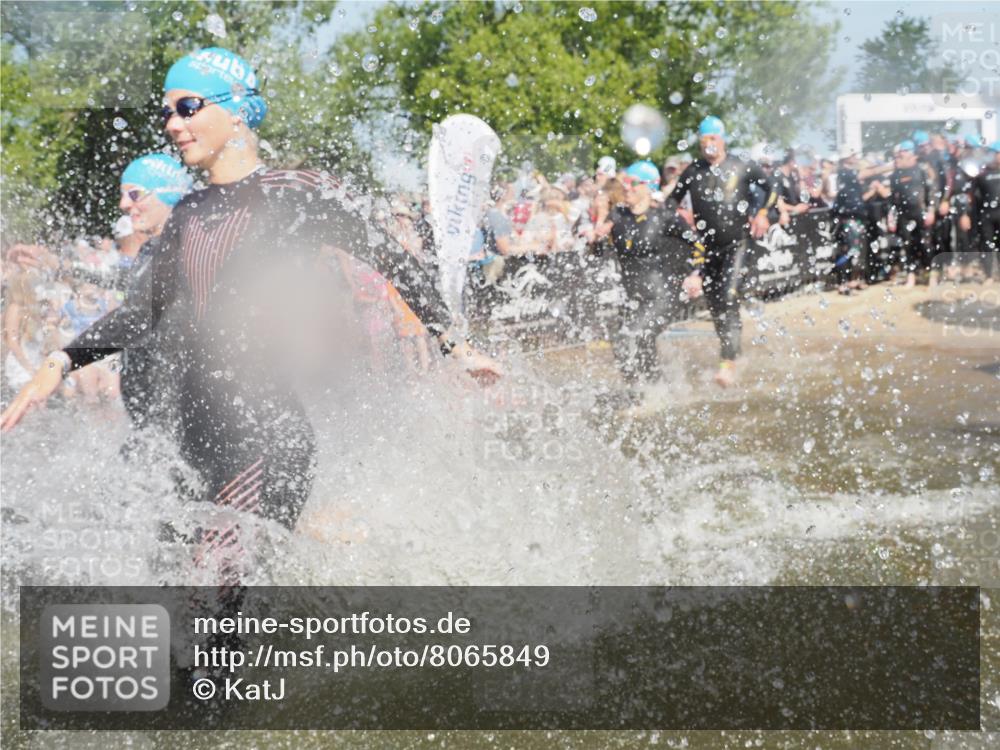 22.06.2025 - Viking Triathlon KatJ http://msf.ph/oto/8065849 22.06.2025 10:06:25 Schwimmen 18, 24, 36, 117, 153, 168, 186, 192, 261, 298, 385, 450, 487, 535, 606 meine-sportfotos.de