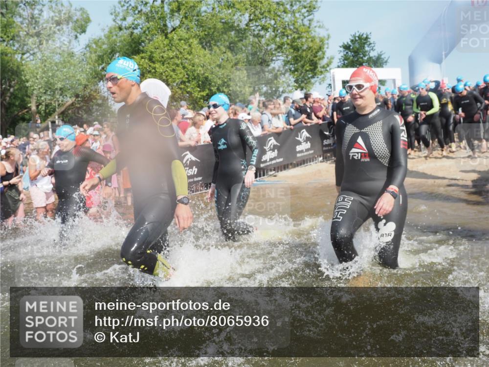 22.06.2025 - Viking Triathlon KatJ http://msf.ph/oto/8065936 22.06.2025 10:06:31 Schwimmen 18, 24, 36, 93, 109, 168, 186, 192, 205, 261, 298, 358, 376, 450, 606 meine-sportfotos.de