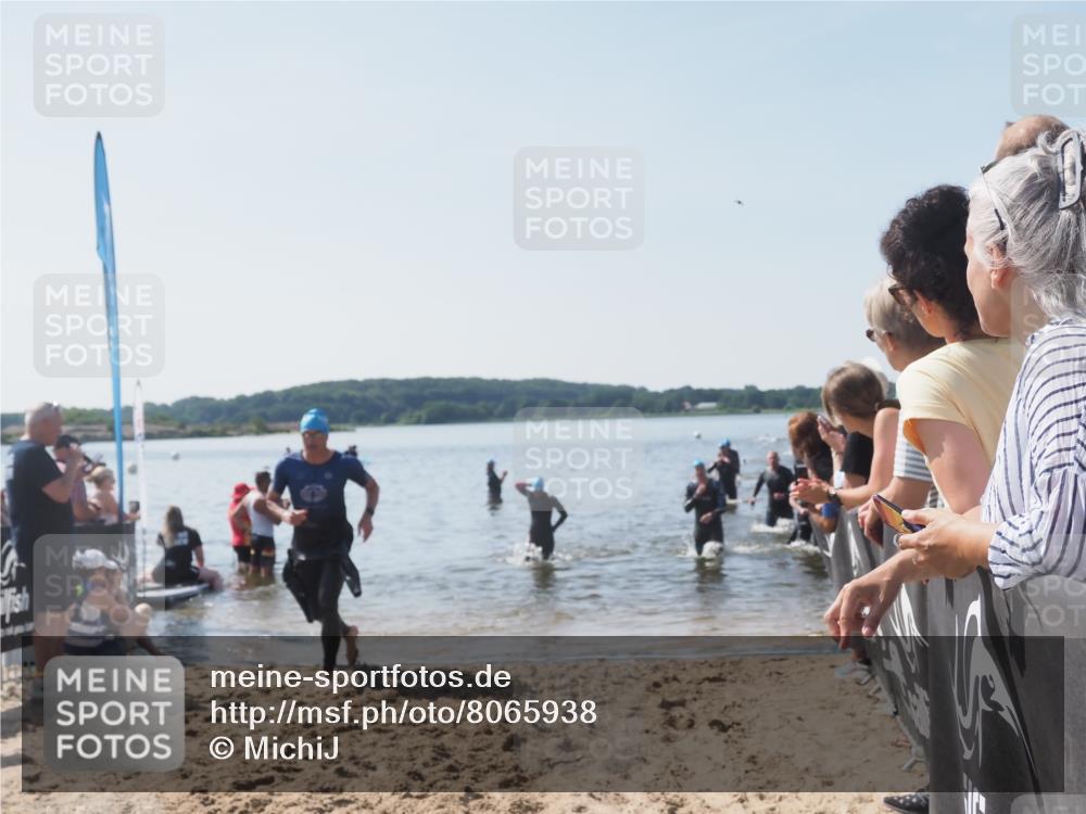 22.06.2025 - Viking Triathlon MichiJ http://msf.ph/oto/8065938 22.06.2025 10:32:23 Schwimmen 53, 147, 170, 173, 214, 461, 492 meine-sportfotos.de