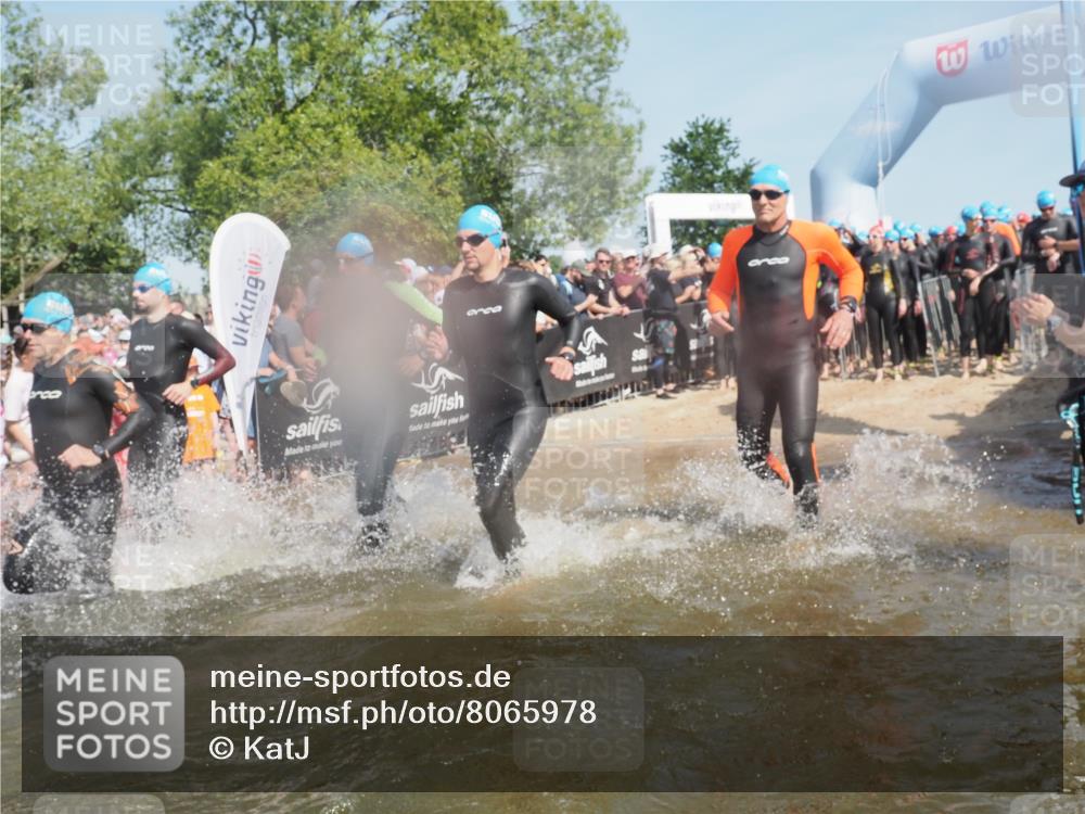 22.06.2025 - Viking Triathlon KatJ http://msf.ph/oto/8065978 22.06.2025 10:06:35 Schwimmen 44, 74, 93, 109, 159, 168, 186, 205, 219, 261, 358, 376, 450, 606, 625 meine-sportfotos.de