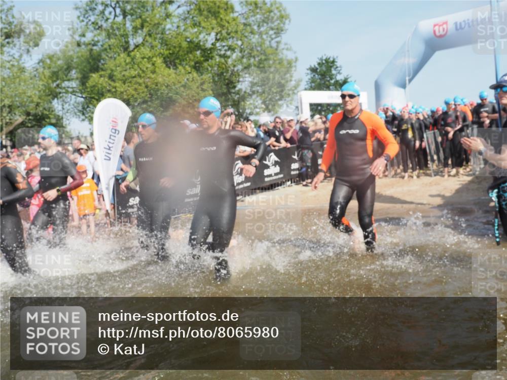 22.06.2025 - Viking Triathlon KatJ http://msf.ph/oto/8065980 22.06.2025 10:06:35 Schwimmen 44, 74, 93, 109, 159, 168, 186, 205, 219, 261, 358, 376, 450, 606, 625 meine-sportfotos.de