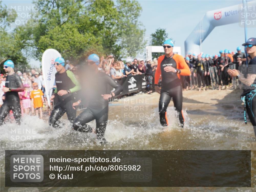 22.06.2025 - Viking Triathlon KatJ http://msf.ph/oto/8065982 22.06.2025 10:06:35 Schwimmen 44, 74, 93, 109, 159, 168, 186, 205, 219, 261, 358, 376, 450, 606, 625 meine-sportfotos.de