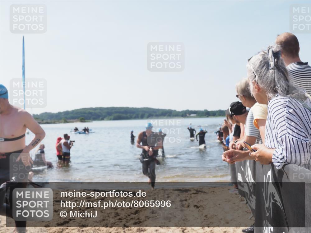 22.06.2025 - Viking Triathlon MichiJ http://msf.ph/oto/8065996 22.06.2025 10:32:39 Schwimmen 80, 170, 208, 278, 492, 554 meine-sportfotos.de