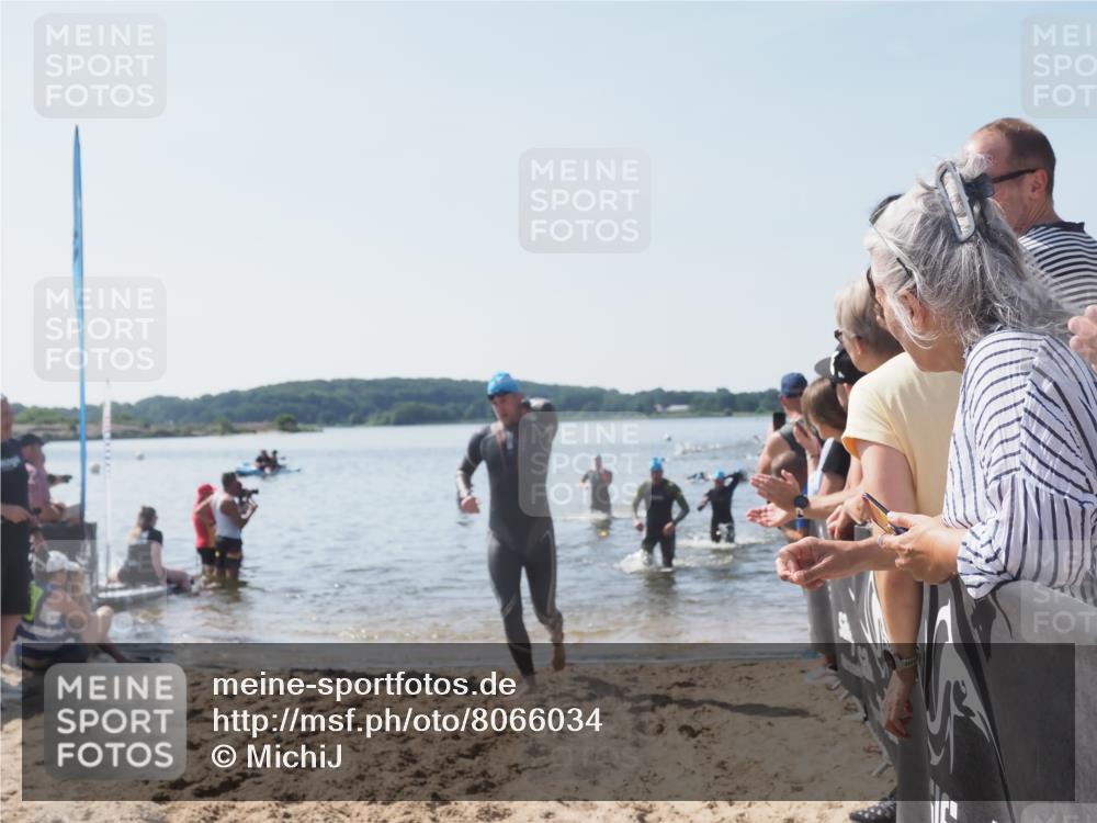 22.06.2025 - Viking Triathlon MichiJ http://msf.ph/oto/8066034 22.06.2025 10:32:44 Schwimmen 80, 208, 278, 554 meine-sportfotos.de