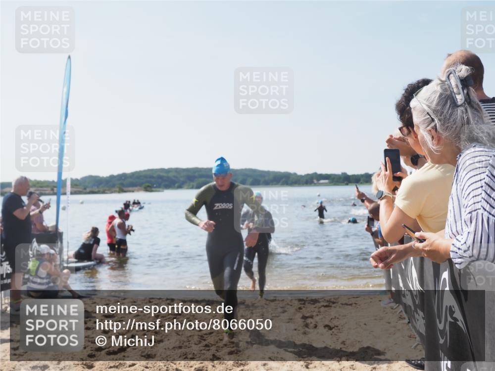 22.06.2025 - Viking Triathlon MichiJ http://msf.ph/oto/8066050 22.06.2025 10:32:50 Schwimmen 113, 208, 278, 287, 554 meine-sportfotos.de