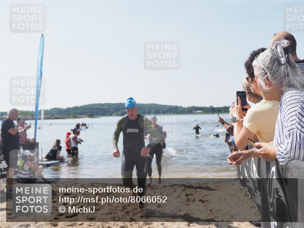 22.06.2025 - Viking Triathlon MichiJ http://msf.ph/oto/8066052 22.06.2025 10:32:50 Schwimmen 113, 208, 278, 287, 554 meine-sportfotos.de
