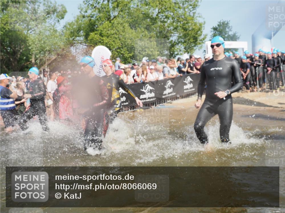 22.06.2025 - Viking Triathlon KatJ http://msf.ph/oto/8066069 22.06.2025 10:06:40 Schwimmen 44, 74, 93, 109, 159, 165, 205, 217, 219, 257, 282, 358, 376, 501, 625 meine-sportfotos.de