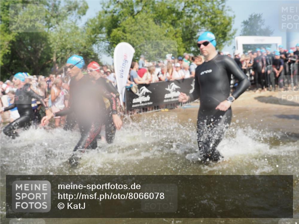 22.06.2025 - Viking Triathlon KatJ http://msf.ph/oto/8066078 22.06.2025 10:06:41 Schwimmen 44, 74, 93, 109, 159, 165, 205, 217, 219, 257, 282, 358, 376, 501, 625 meine-sportfotos.de