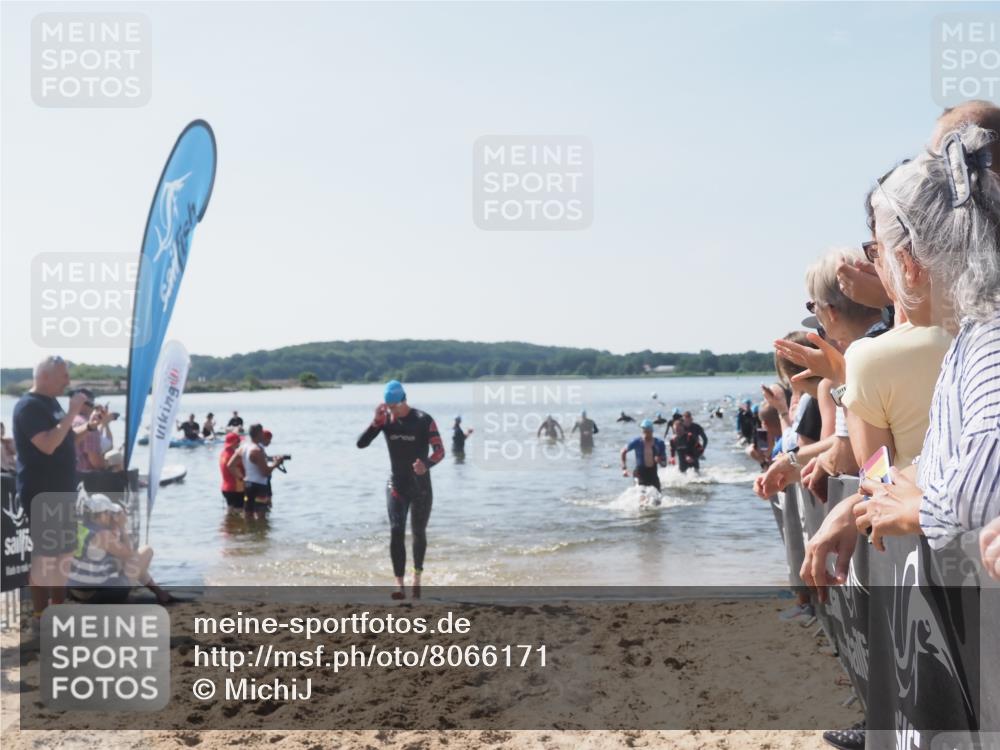 22.06.2025 - Viking Triathlon MichiJ http://msf.ph/oto/8066171 22.06.2025 10:33:23 Schwimmen 28, 38, 300, 382, 387, 522, 524, 608 meine-sportfotos.de
