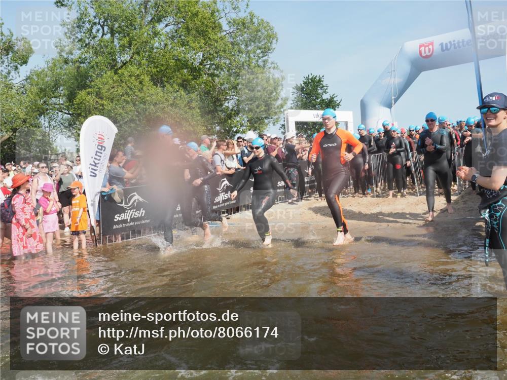22.06.2025 - Viking Triathlon KatJ http://msf.ph/oto/8066174 22.06.2025 10:06:49 Schwimmen 66, 74, 159, 165, 217, 219, 257, 282, 290, 318, 337, 501, 525, 533 meine-sportfotos.de