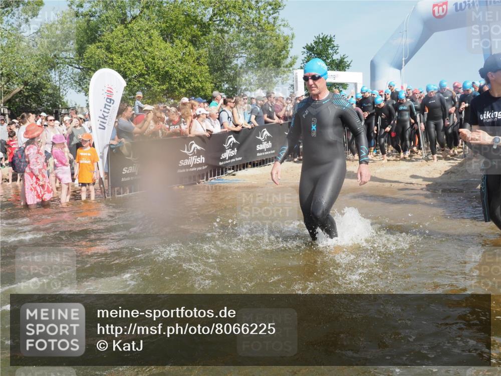 22.06.2025 - Viking Triathlon KatJ http://msf.ph/oto/8066225 22.06.2025 10:06:52 Schwimmen 66, 165, 183, 217, 257, 282, 290, 318, 321, 337, 468, 479, 501, 525, 533 meine-sportfotos.de