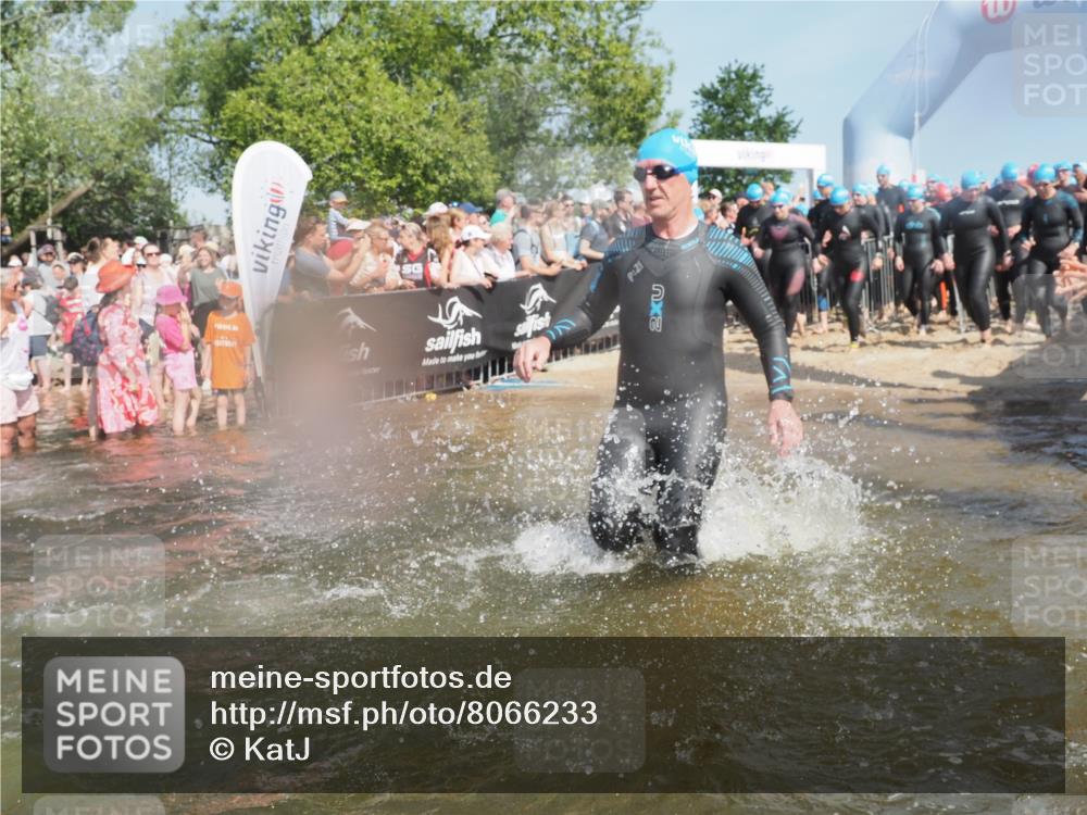 22.06.2025 - Viking Triathlon KatJ http://msf.ph/oto/8066233 22.06.2025 10:06:52 Schwimmen 66, 165, 183, 217, 257, 282, 290, 318, 321, 337, 468, 479, 501, 525, 533 meine-sportfotos.de