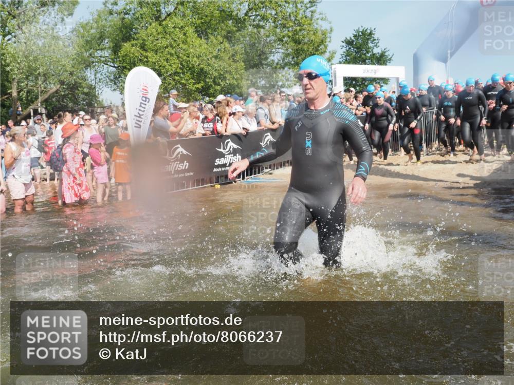 22.06.2025 - Viking Triathlon KatJ http://msf.ph/oto/8066237 22.06.2025 10:06:52 Schwimmen 66, 165, 183, 217, 257, 282, 290, 318, 321, 337, 468, 479, 501, 525, 533 meine-sportfotos.de
