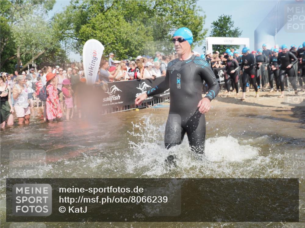 22.06.2025 - Viking Triathlon KatJ http://msf.ph/oto/8066239 22.06.2025 10:06:52 Schwimmen 66, 165, 183, 217, 257, 282, 290, 318, 321, 337, 468, 479, 501, 525, 533 meine-sportfotos.de