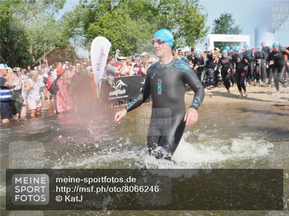 22.06.2025 - Viking Triathlon KatJ http://msf.ph/oto/8066246 22.06.2025 10:06:53 Schwimmen 66, 165, 183, 217, 257, 282, 290, 318, 321, 337, 468, 479, 501, 525, 533 meine-sportfotos.de