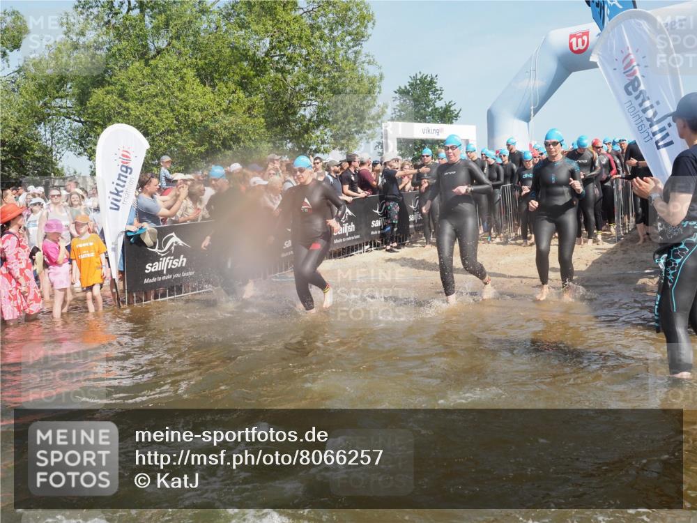 22.06.2025 - Viking Triathlon KatJ http://msf.ph/oto/8066257 22.06.2025 10:06:54 Schwimmen 66, 165, 183, 217, 244, 257, 282, 290, 318, 321, 337, 467, 468, 479, 494, 498, 501, 525, 533 meine-sportfotos.de