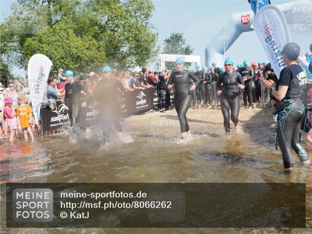 22.06.2025 - Viking Triathlon KatJ http://msf.ph/oto/8066262 22.06.2025 10:06:54 Schwimmen 66, 165, 183, 217, 244, 257, 282, 290, 318, 321, 337, 467, 468, 479, 494, 498, 501, 525, 533 meine-sportfotos.de
