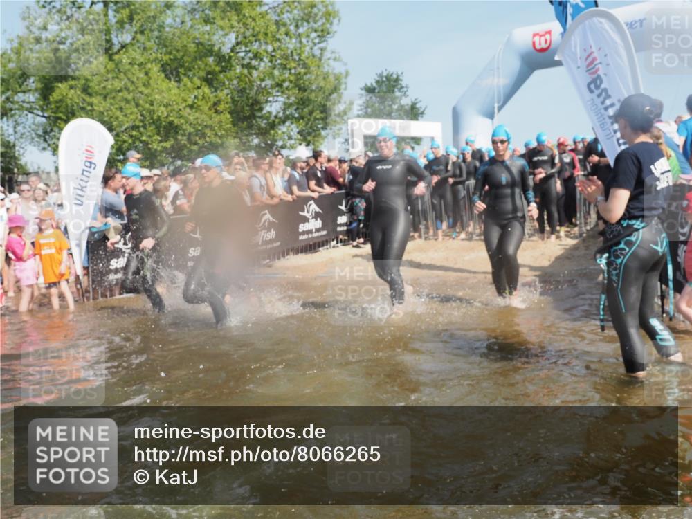 22.06.2025 - Viking Triathlon KatJ http://msf.ph/oto/8066265 22.06.2025 10:06:54 Schwimmen 66, 165, 183, 217, 244, 257, 282, 290, 318, 321, 337, 467, 468, 479, 494, 498, 501, 525, 533 meine-sportfotos.de
