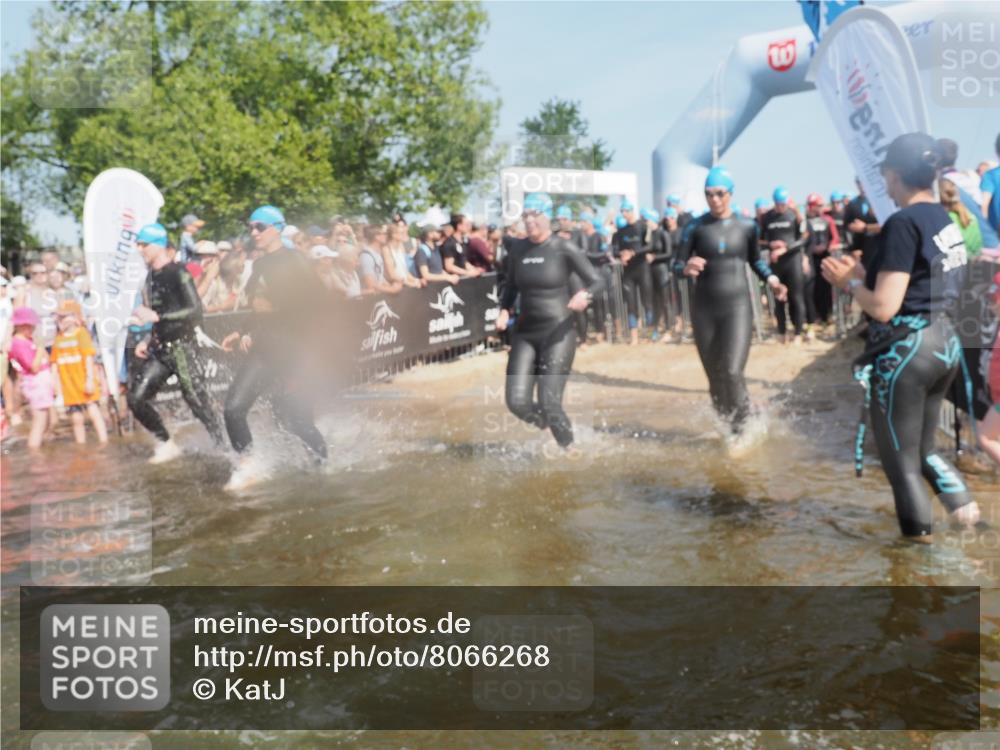 22.06.2025 - Viking Triathlon KatJ http://msf.ph/oto/8066268 22.06.2025 10:06:55 Schwimmen 66, 183, 244, 290, 318, 321, 337, 369, 467, 468, 479, 494, 498, 525, 533 meine-sportfotos.de