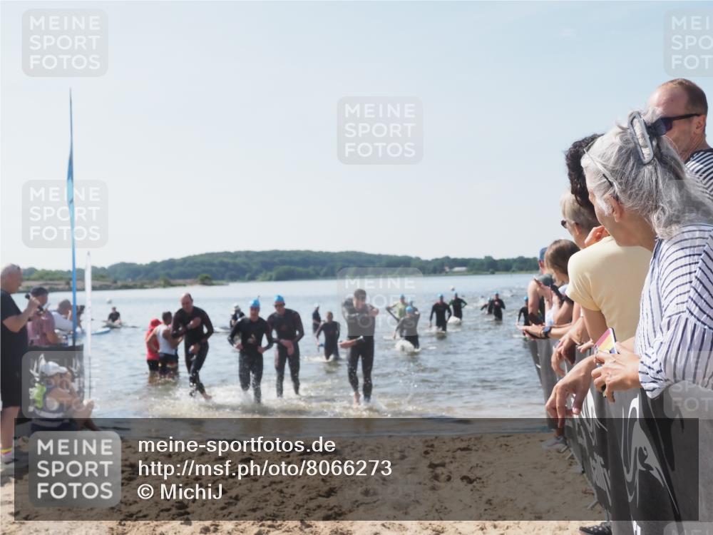 22.06.2025 - Viking Triathlon MichiJ http://msf.ph/oto/8066273 22.06.2025 10:33:46 Schwimmen 5, 50, 149, 184, 229, 242, 255, 304, 348, 349, 438, 457 meine-sportfotos.de